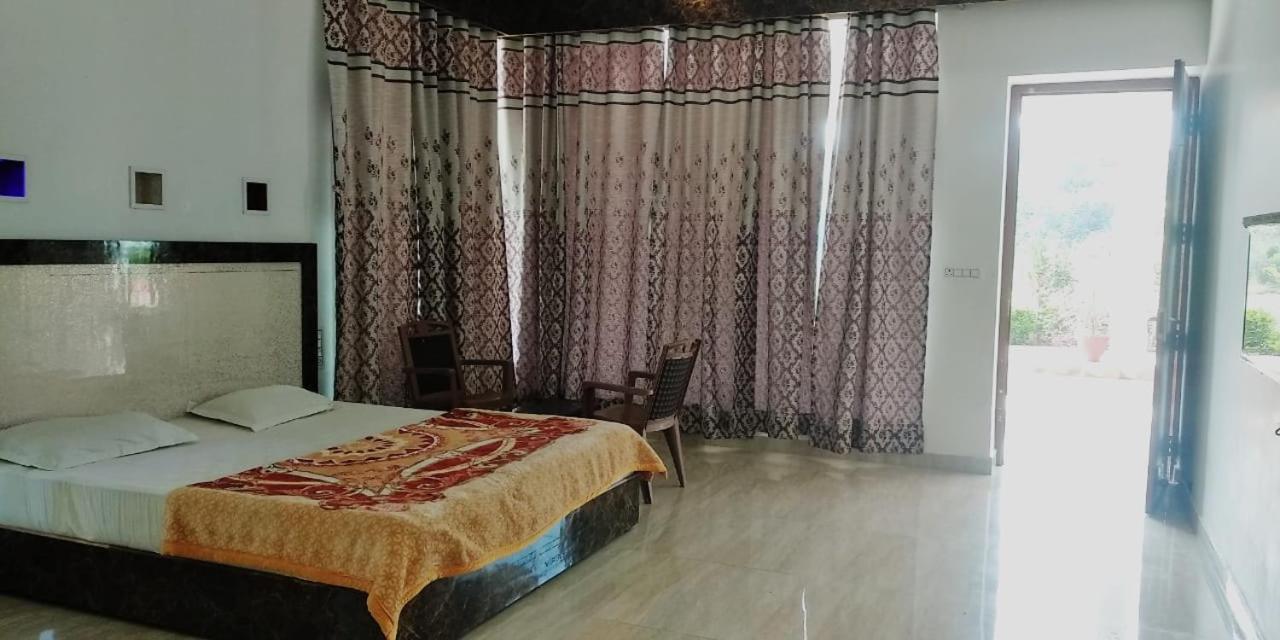 Radha Rani Mahal Khajuraho Hotel Exterior photo
