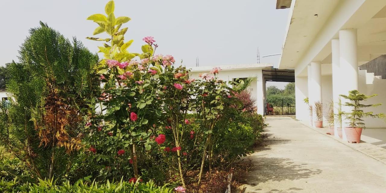 Radha Rani Mahal Khajuraho Hotel Exterior photo