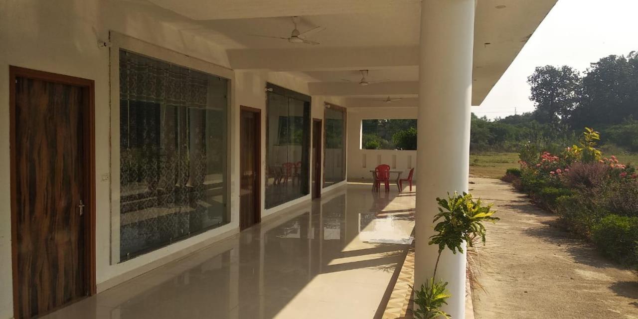 Radha Rani Mahal Khajuraho Hotel Exterior photo