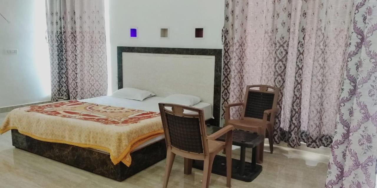 Radha Rani Mahal Khajuraho Hotel Exterior photo
