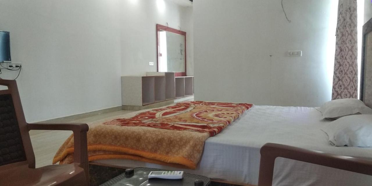 Radha Rani Mahal Khajuraho Hotel Exterior photo